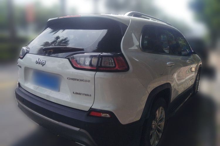Used Jeep Cherokee 2019 2.0T Two-Wheel Drive Smart Enjoyment Version China VI Rear Right 45 Deg