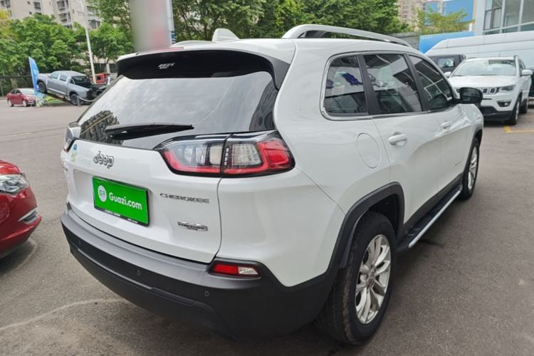 Used Jeep Cherokee 2019 2.0L Two-Wheel Drive Premium Edition China V Emission Standard Rear Right 45 Deg