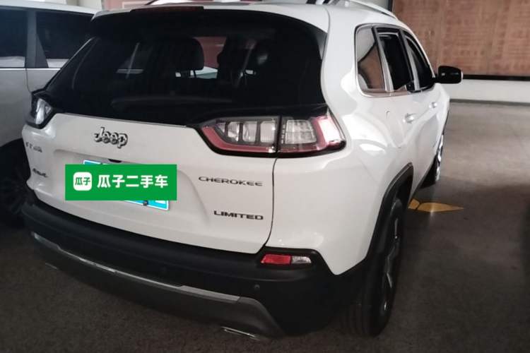 Used Jeep Cherokee 2019 2.0T Four-Wheel Drive Explorer Edition China V Rear Right 45 Deg