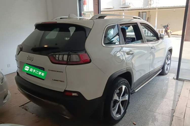 Used Jeep Cherokee 2019 2.0T Four-Wheel Drive Exploration Edition + Autonomous Driving Smart Package China V Rear Right 45 Deg