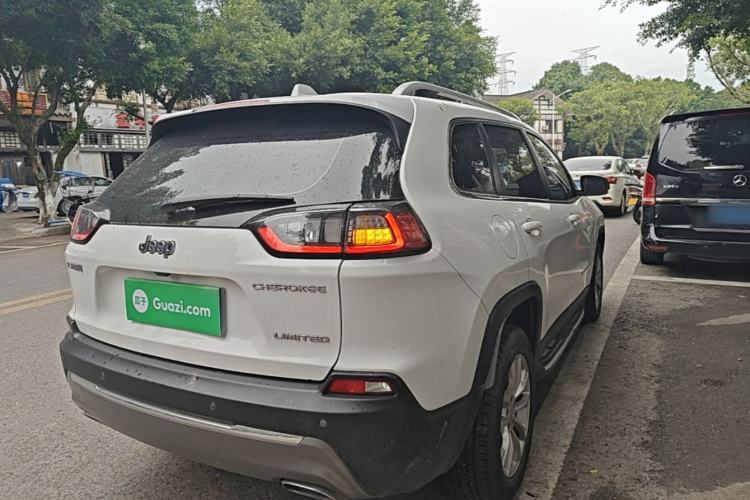 Used Jeep Cherokee 2019 2.0T Two-Wheel Drive Smart Enjoyment Version China V Rear Right 45 Deg