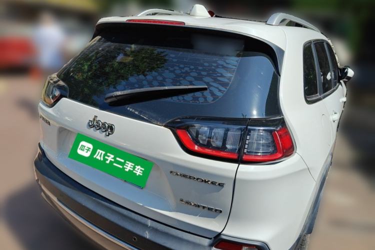 Used Jeep Cherokee 2019 2.0T Two-Wheel Drive Smart Enjoyment Version China VI Rear Right 45 Deg