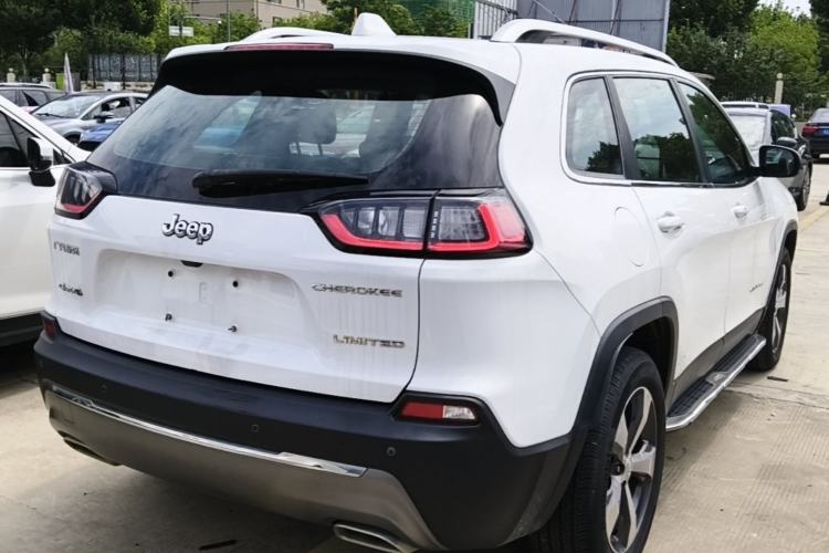 Used Jeep Cherokee 2019 2.0T Four-Wheel Drive Explorer Edition China VI Emission Standard Rear Right 45 Deg