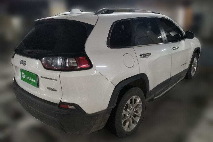 Used Jeep Cherokee 2019 2.0L 2WD Premium Edition China VI Rear Right 45 Deg