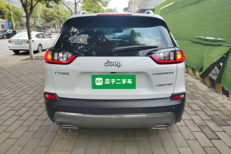Used Jeep Cherokee 2019 2.0T Two-Wheel Drive Smart Enjoyment Version China VI Rear