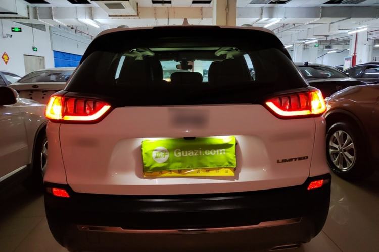 Used Jeep Cherokee 2019 2.0T Two-Wheel Drive Smart Enjoyment Version China VI Rear