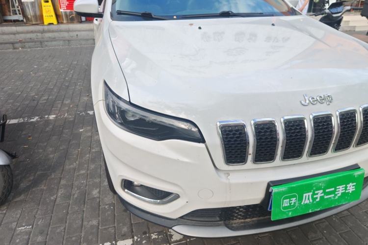 Used Jeep Cherokee 2019 2.0T Four-Wheel Drive Explorer Edition China V Right Front Headlight