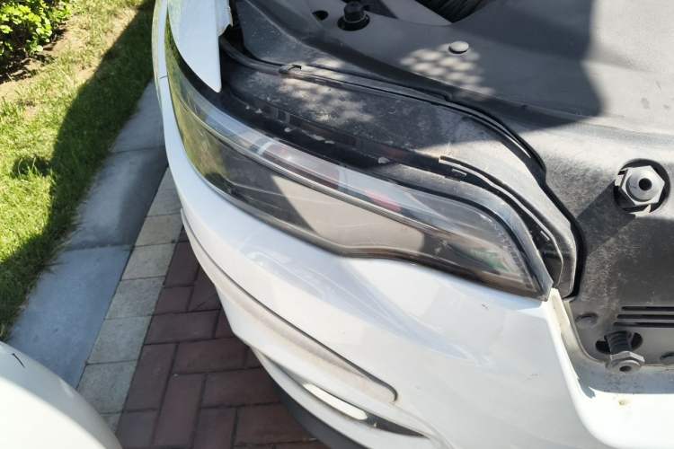 Used Jeep Cherokee 2019 2.0T Two-Wheel Drive Smart Enjoyment Version China VI Right Front Headlight