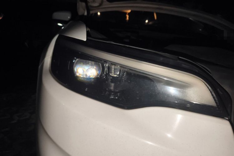 Used Jeep Cherokee 2019 2.0T Two-Wheel Drive Smart Enjoyment Version China V Right Front Headlight