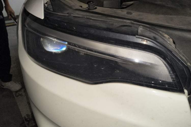 Used Jeep Cherokee 2019 2.0L 2WD Premium Edition China VI Right Front Headlight