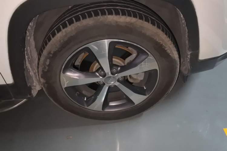Used Jeep Cherokee 2019 2.0T 2WD Enjoyment Edition China V Right Front Wheel Hub