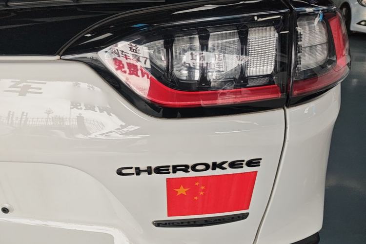 Used Jeep Cherokee 2019 2.0T Four-Wheel Drive Explorer Edition China VI Emission Standard Right Rear Taillight