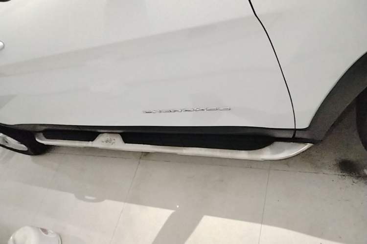 Used Jeep Cherokee 2019 2.0T Two-Wheel Drive Smart Enjoyment Version China V Right Side Sill
