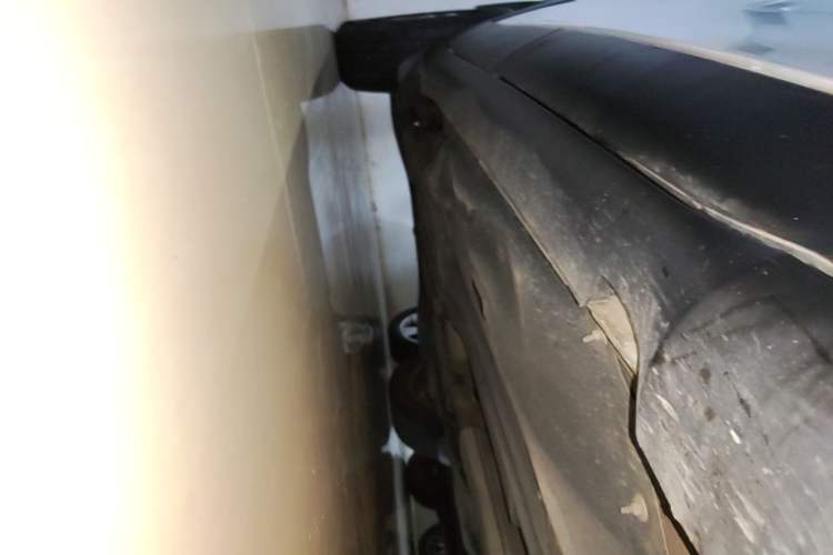Used Jeep Cherokee 2019 2.0T Two-Wheel Drive Smart Enjoyment Version China VI Right Side Sill