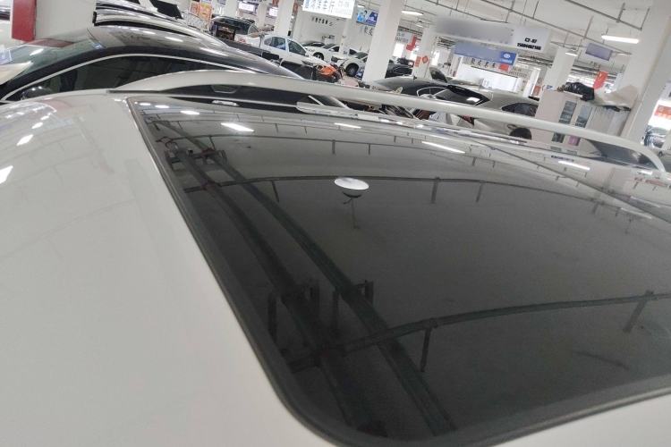 Used Jeep Cherokee 2019 2.0T Two-Wheel Drive Smart Enjoyment Version China V Roof