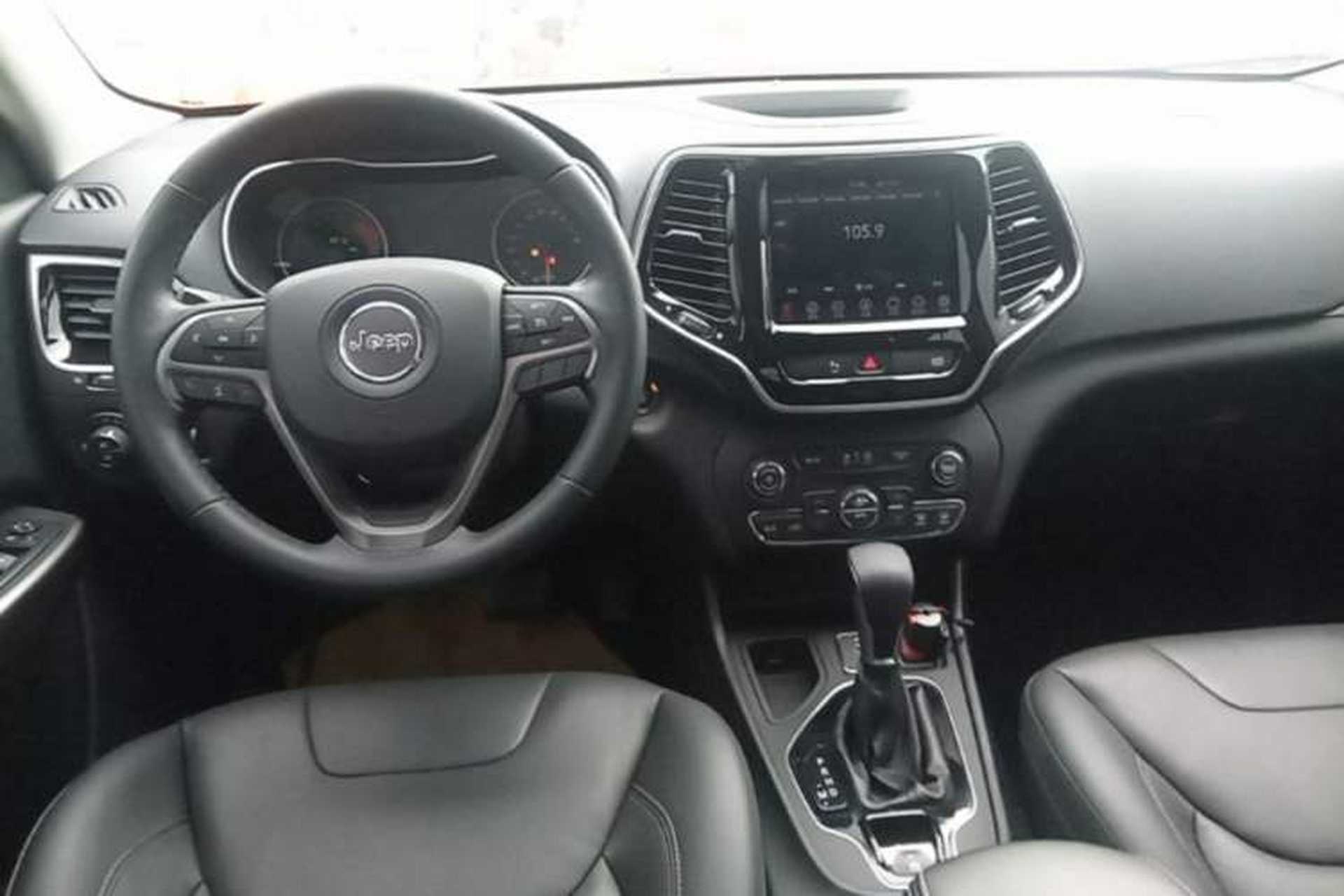 Used Jeep Cherokee 2019 2.0T Two-Wheel Drive Smart Enjoyment Version China VI Steering Wheel