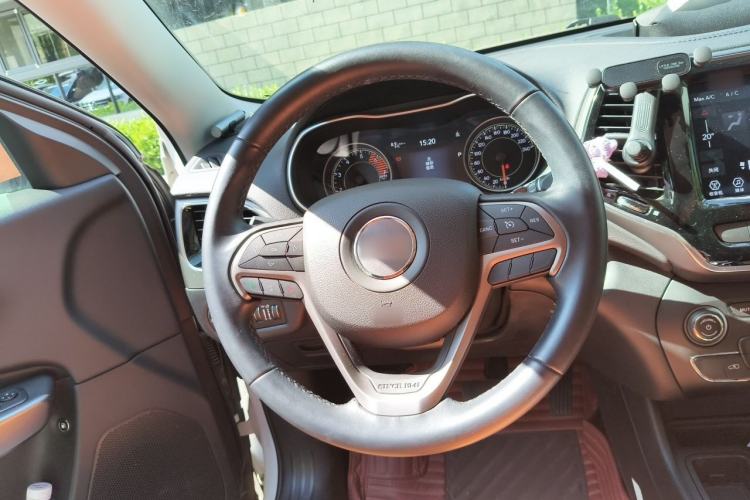 Used Jeep Cherokee 2019 2.0T Two-Wheel Drive Smart Enjoyment Version China VI Steering Wheel