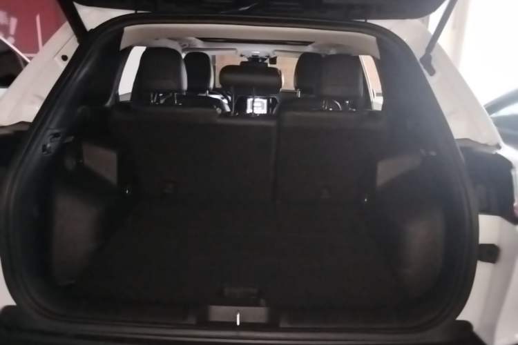 Used Jeep Cherokee 2019 2.0T Four-Wheel Drive Explorer Edition China V Trunk