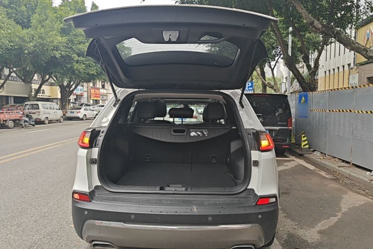 Used Jeep Cherokee 2019 2.0T Two-Wheel Drive Smart Enjoyment Version China V Trunk