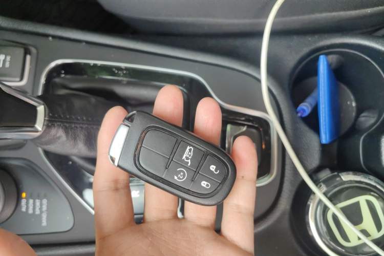 Used Jeep Cherokee 2019 2.0T Four-Wheel Drive All-Round Version China VI Vehicle Key