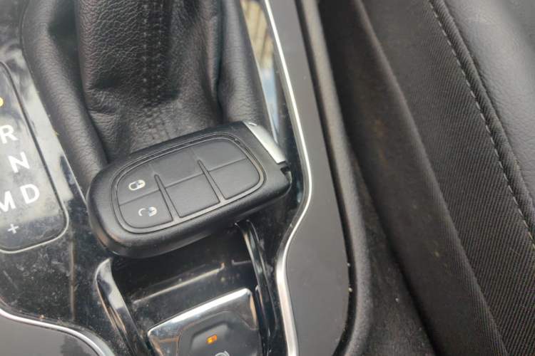 Used Jeep Cherokee 2019 2.0T Two-Wheel Drive Smart Enjoyment Version China VI Vehicle Key