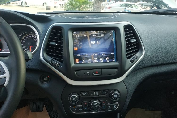 Used Jeep Cherokee 2020 2.0L Two-Wheel Drive Classic Sports Edition Audio And AC Panel