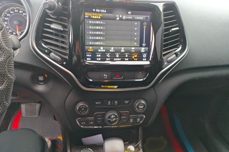 Used Jeep Cherokee 2020 2.0T Four-Wheel Drive Night Eagle Edition Audio And AC Panel