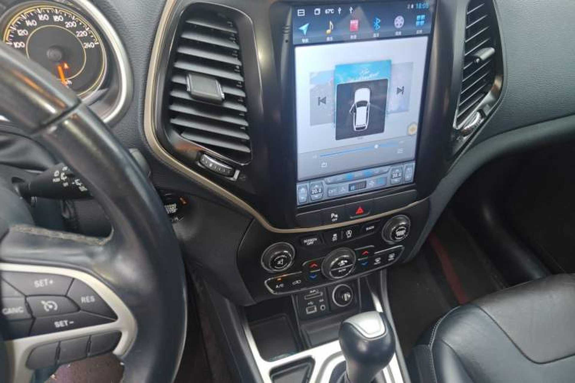 Used Jeep Cherokee 2020 2.0L Two-Wheel Drive Classic Sports Edition Audio And AC Panel