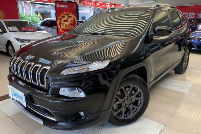 Used Jeep Cherokee 2020 2.0L Two-Wheel Drive Classic Sports Edition