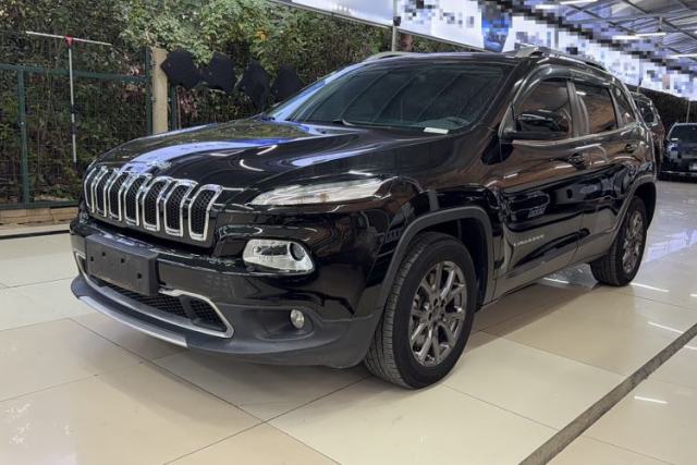 Used Jeep Cherokee 2020 2.0L Two-Wheel Drive Classic Sports Edition
