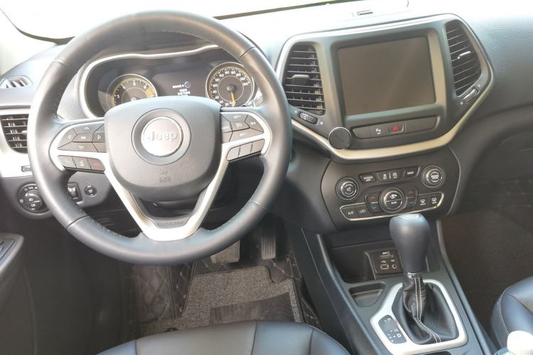 Used Jeep Cherokee 2020 2.0L Two-Wheel Drive Classic Sports Edition Center Console