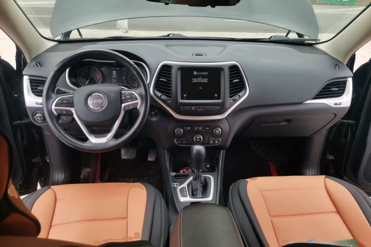 Used Jeep Cherokee 2020 2.0L Two-Wheel Drive Classic Sports Edition Center Console