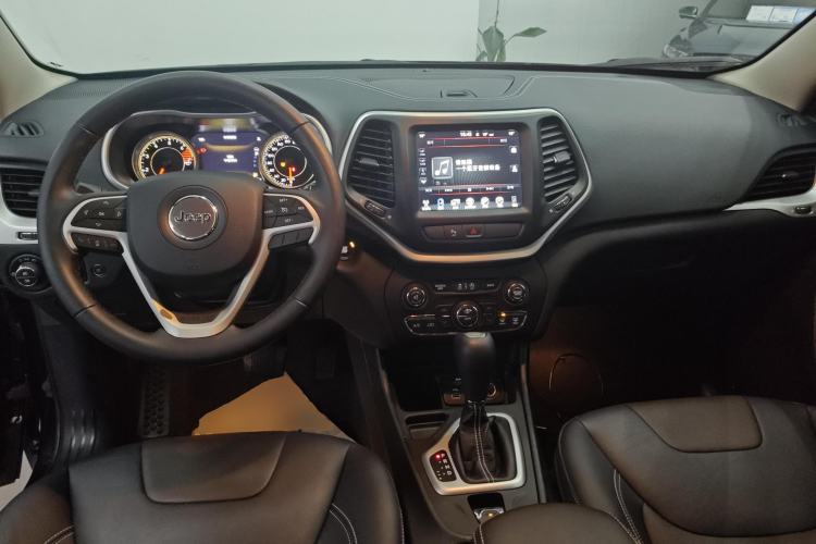 Used Jeep Cherokee 2020 2.0L Two-Wheel Drive Classic Sports Edition Center Console