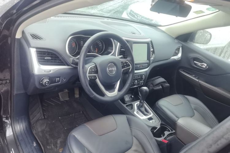 Used Jeep Cherokee 2020 2.0L Two-Wheel Drive Classic Sports Edition Center Console