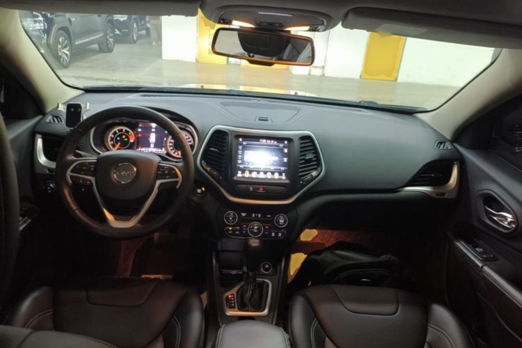 Used Jeep Cherokee 2020 2.0L Two-Wheel Drive Classic Sports Edition Center Console