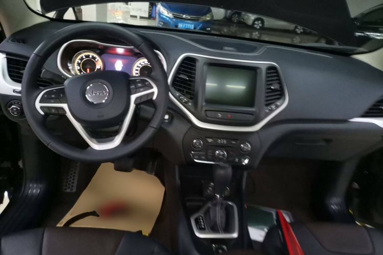 Used Jeep Cherokee 2020 2.0L Two-Wheel Drive Classic Sports Edition Center Console