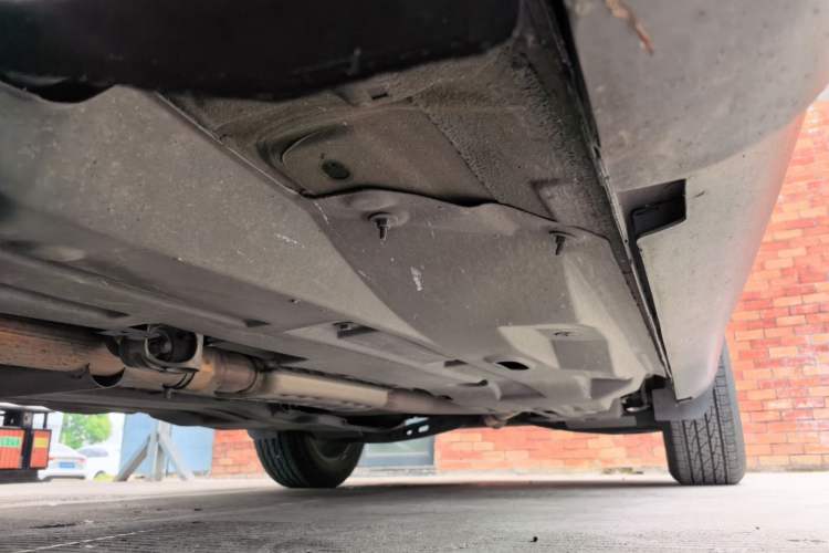 Used Jeep Cherokee 2020 2.0L Two-Wheel Drive Classic Sports Edition Chassis Front Left