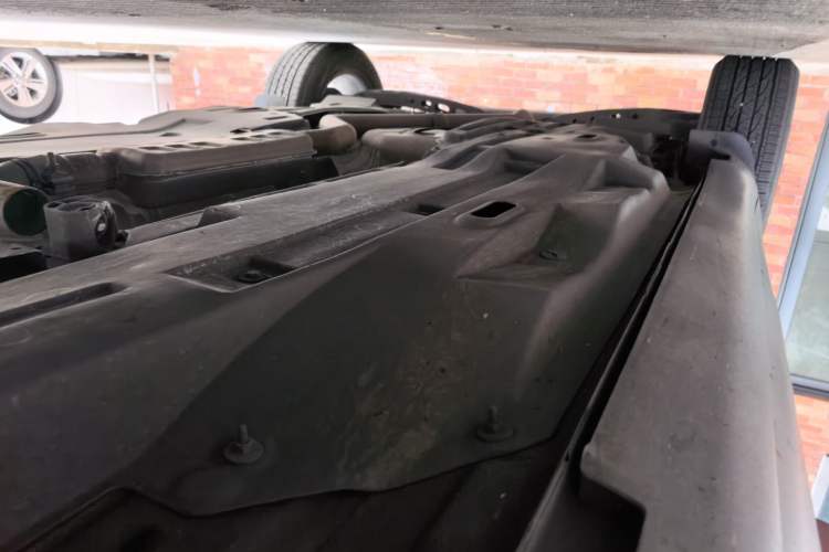 Used Jeep Cherokee 2020 2.0L Two-Wheel Drive Classic Sports Edition Chassis Front Right