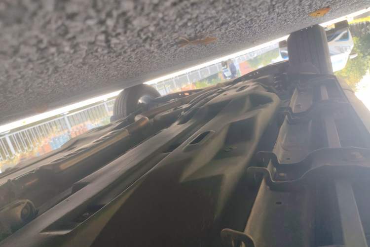 Used Jeep Cherokee 2020 2.0L Two-Wheel Drive Classic Sports Edition Chassis Front Right