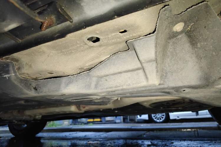 Used Jeep Cherokee 2020 2.0L Two-Wheel Drive Classic Sports Edition Chassis Rear Left