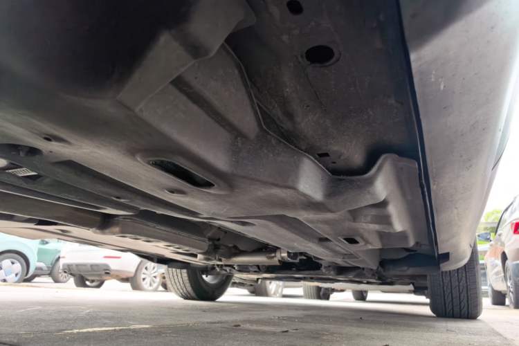 Used Jeep Cherokee 2020 2.0L Two-Wheel Drive Classic Sports Edition Chassis Rear Right