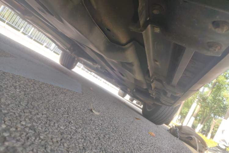 Used Jeep Cherokee 2020 2.0L Two-Wheel Drive Classic Sports Edition Chassis Rear Right