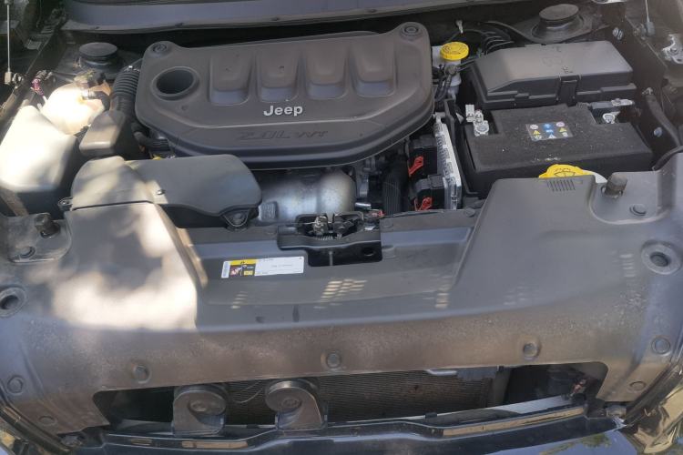 Used Jeep Cherokee 2020 2.0L Two-Wheel Drive Classic Sports Edition Engine Bay