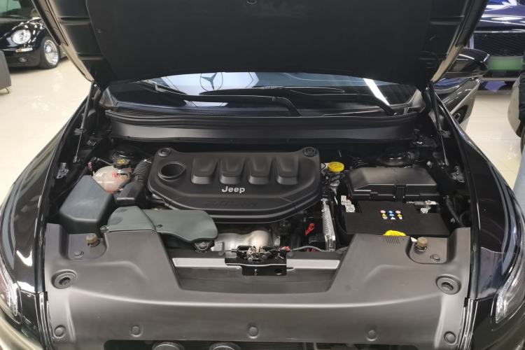 Used Jeep Cherokee 2020 2.0L Two-Wheel Drive Classic Sports Edition Engine Bay