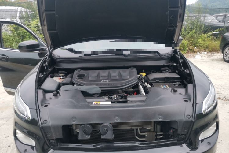 Used Jeep Cherokee 2020 2.0L Two-Wheel Drive Classic Sports Edition Engine Bay
