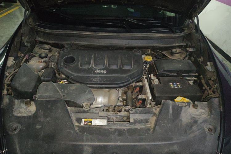 Used Jeep Cherokee 2020 2.0L Two-Wheel Drive Classic Sports Edition Engine Bay