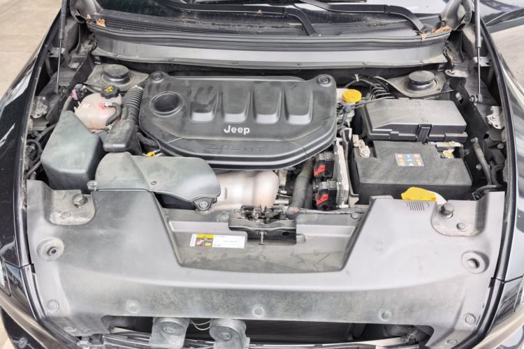 Used Jeep Cherokee 2020 2.0L Two-Wheel Drive Classic Sports Edition Engine Bay
