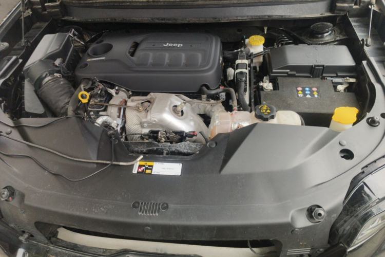Used Jeep Cherokee 2020 2.0T Four-Wheel Drive Luxury Edition Engine Bay
