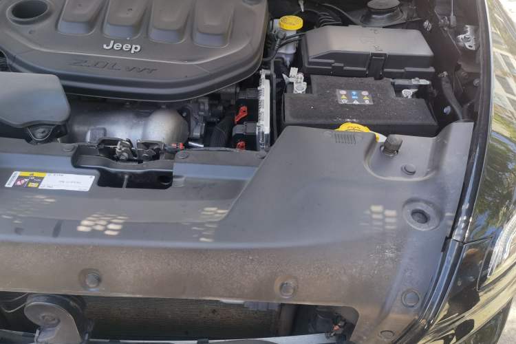 Used Jeep Cherokee 2020 2.0L Two-Wheel Drive Classic Sports Edition Engine Bay Left