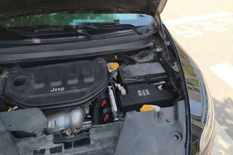 Used Jeep Cherokee 2020 2.0L Two-Wheel Drive Classic Sports Edition Engine Bay Left